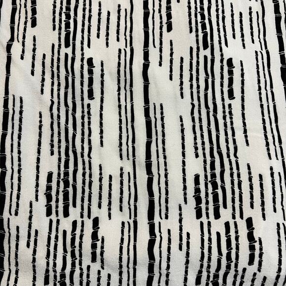 Velvet Heart Black and White Button Down Shirt - Picture 7 of 11